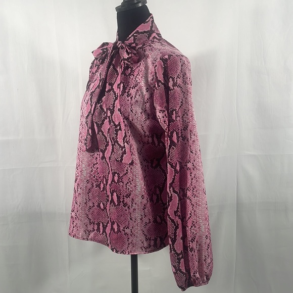 Pink, Black, Grey Snakeskin, front bow tie front, key hole, long sleeves,medium - Picture 7 of 8